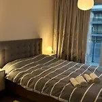 The Comfy Nest - Parking, King Size Bed, Smart Tv