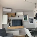 The Comfy Nest - Parking, King Size Bed, Smart Tv