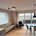 The Comfy Nest - Parking, King Size Bed, Smart Tv