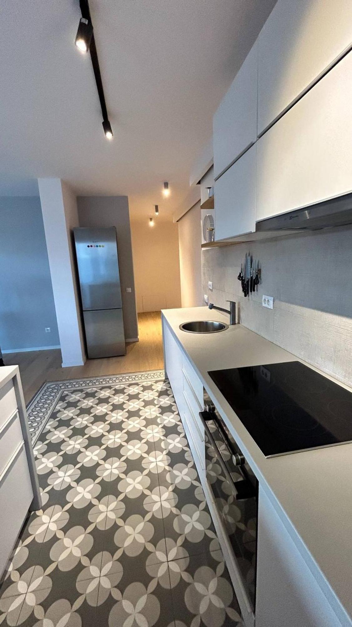 The Comfy Nest - Parking, King Size Bed, Smart Tv Apartment