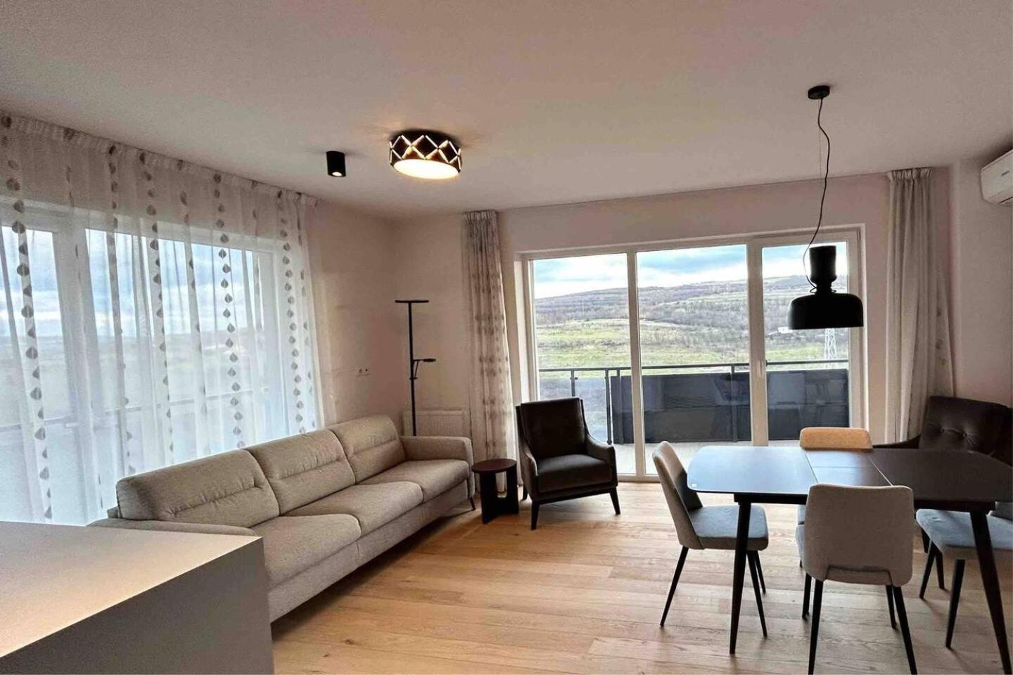 Apartment The Comfy Nest - Parking, King Size Bed, Smart Tv