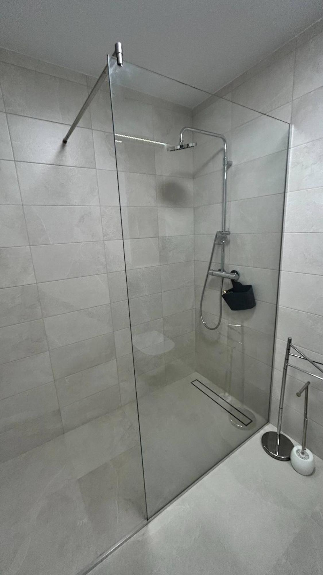 The Comfy Nest - Parking, King Size Bed, Smart Tv *